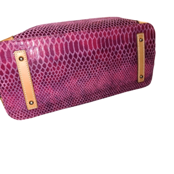 💜💯Authentic Dooney & Bourke Faux Snakeskin Embossed Hobo Bag💜 - Picture 9 of 16